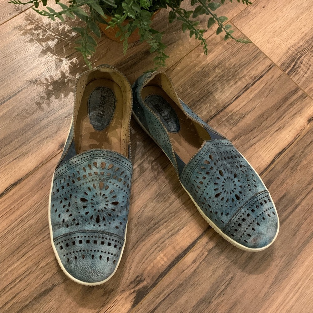 Earth slip on shoes